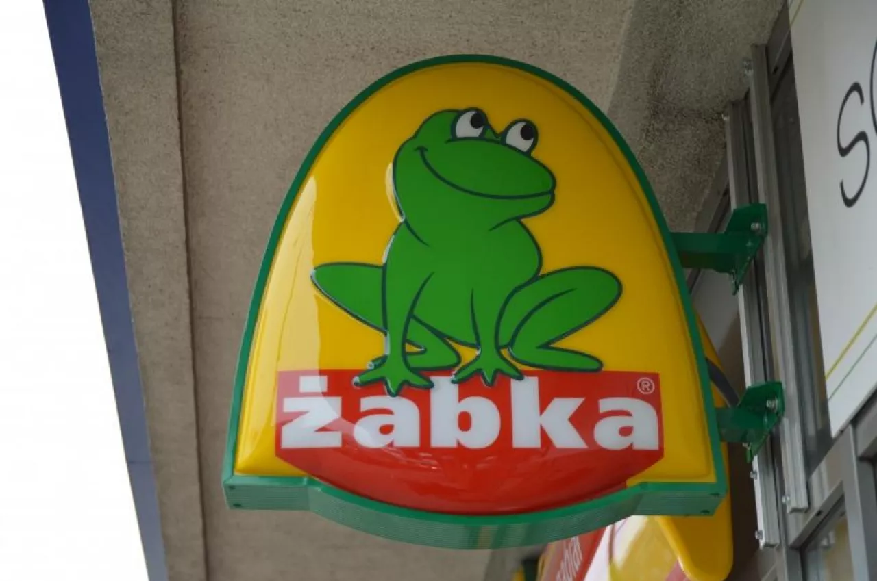 Żabka stare logo – historia kultowego znaku Żabki