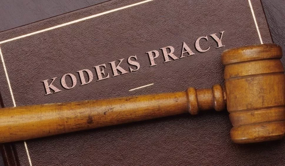 Kodeks pracy zmiany 2026: rewolucja w stażu, wynagrodzeniach i dokumentach