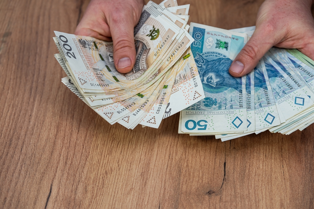 Nieoprocentowana pożyczka od rodziców – pełny przewodnik po formalnościach, podatkach i relacjach rodzinnych
