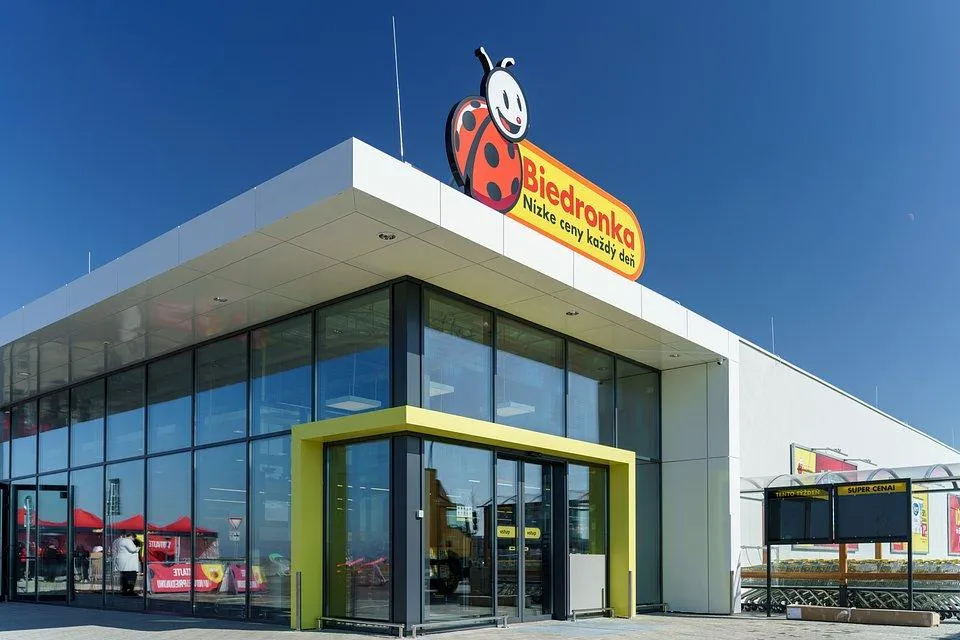 15 sierpnia sklepy – gdzie zrobić zakupy w święto 2026