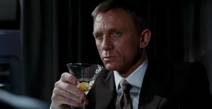 Martini wstrząśnięte nie mieszane – sekret agenta 007